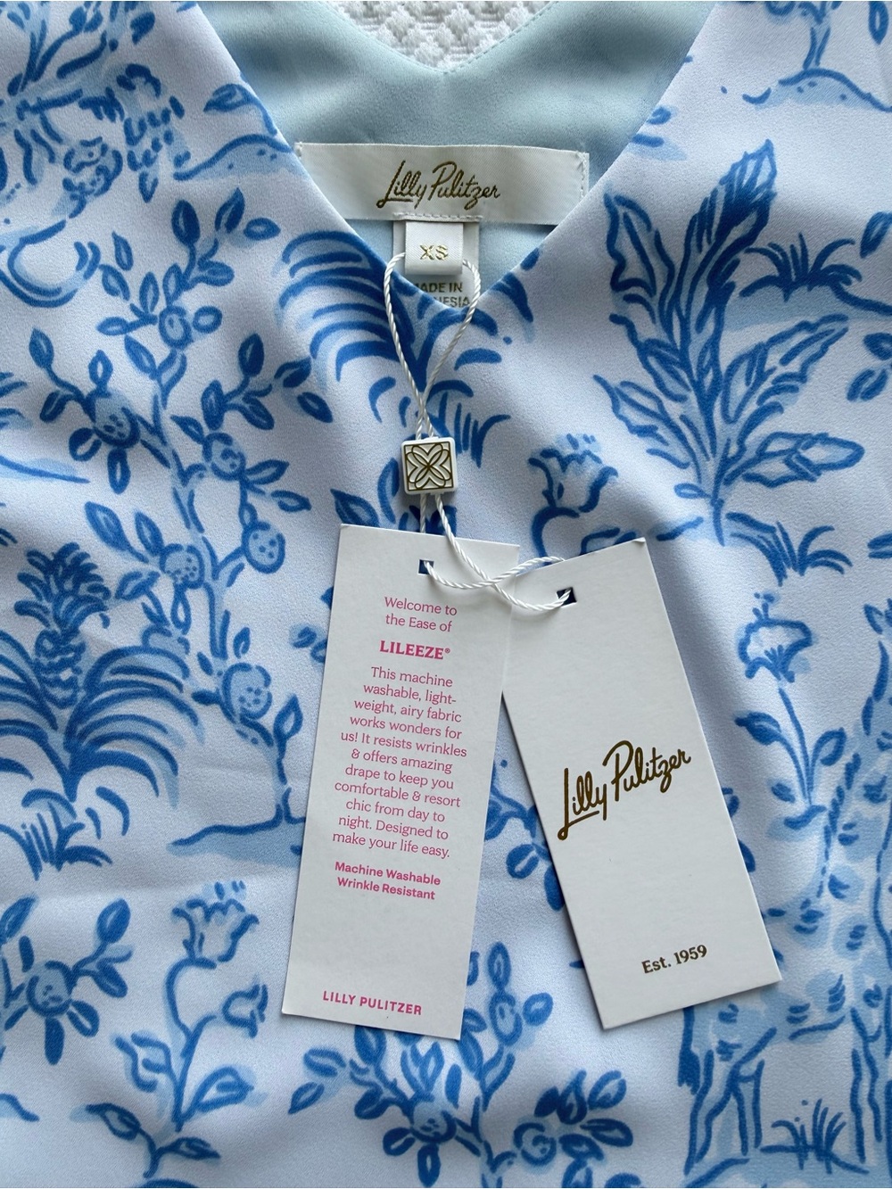 NWT Lilly Pulitzer Florin Straight Hem Shirt Top, Resort White Tall Tales | XS - Picture 8 of 8